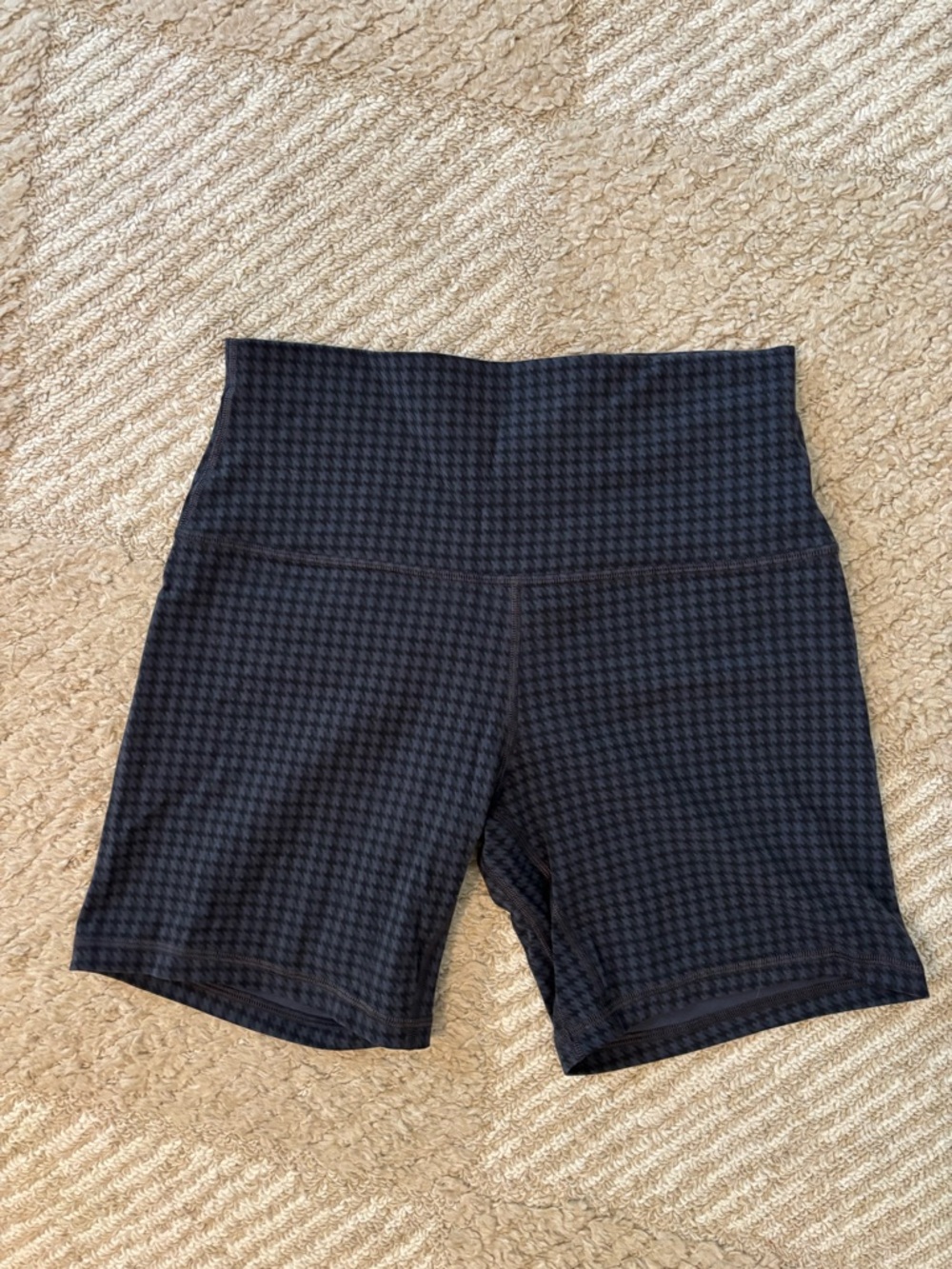 Lululemon Align High-Rise Short 6" - Picture 3 of 5